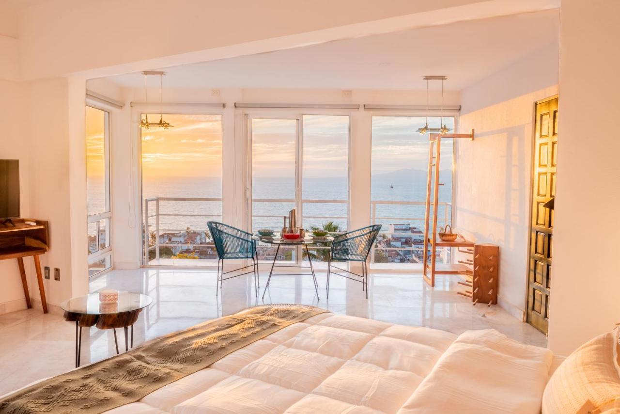 La Casa Blanca Aparthotel Puerto Vallarta Exterior photo