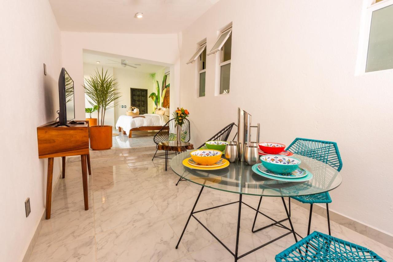 La Casa Blanca Aparthotel Puerto Vallarta Exterior photo