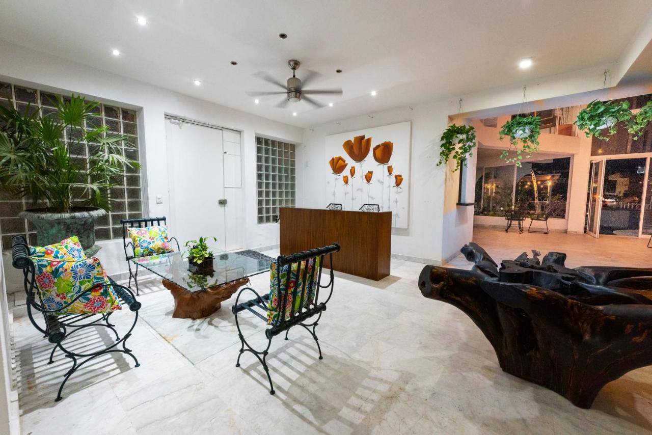 La Casa Blanca Aparthotel Puerto Vallarta Exterior photo